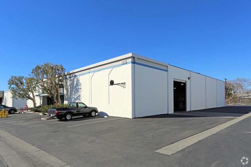 More Photos Of 163-165 E Freedom Ave, Anaheim Warehouse For Lease