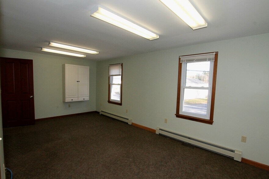 More Photos Of 9 Old Westminster Rd, Hubbardston Warehouse For Sale