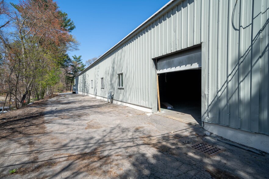 More Photos Of 91 Kuniholm Dr, Holliston Manufacturing For Lease