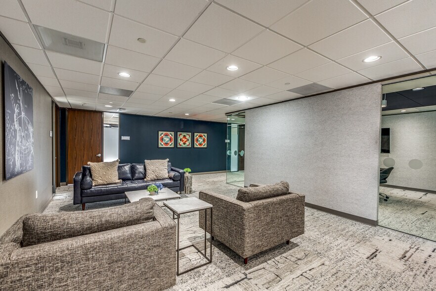 More Photos Of 7322 Southwest Fwy, Houston Office For Lease