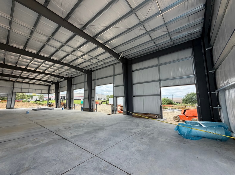 More Photos Of Thunderbird Ln, Fairfield Warehouse For Lease