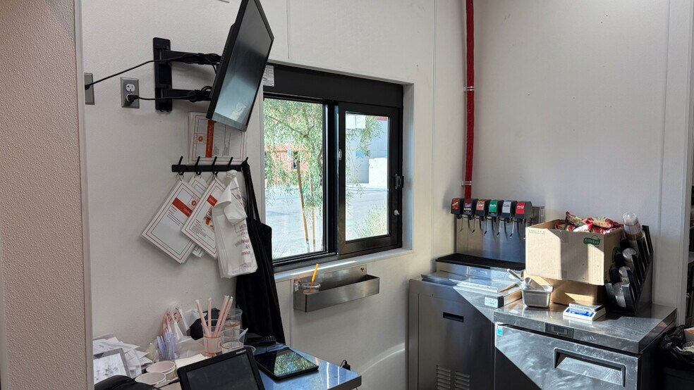 More Photos Of 8460 W Sunset Rd, Las Vegas Unknown For Lease