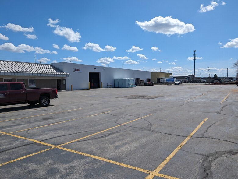 More Photos Of 2325 Sybrant Rd, Traverse City Warehouse For Lease
