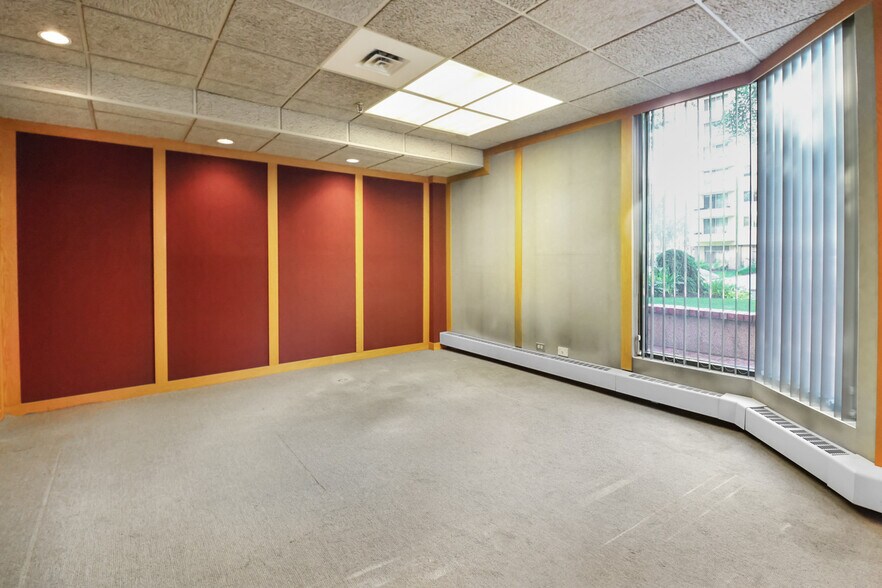 More Photos Of 11503 100th Ave NW, Edmonton Apartments For Sale