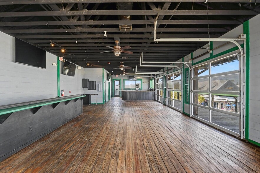 More Photos Of 113 S Beach Blvd, Bay Saint Louis Restaurant For Sale