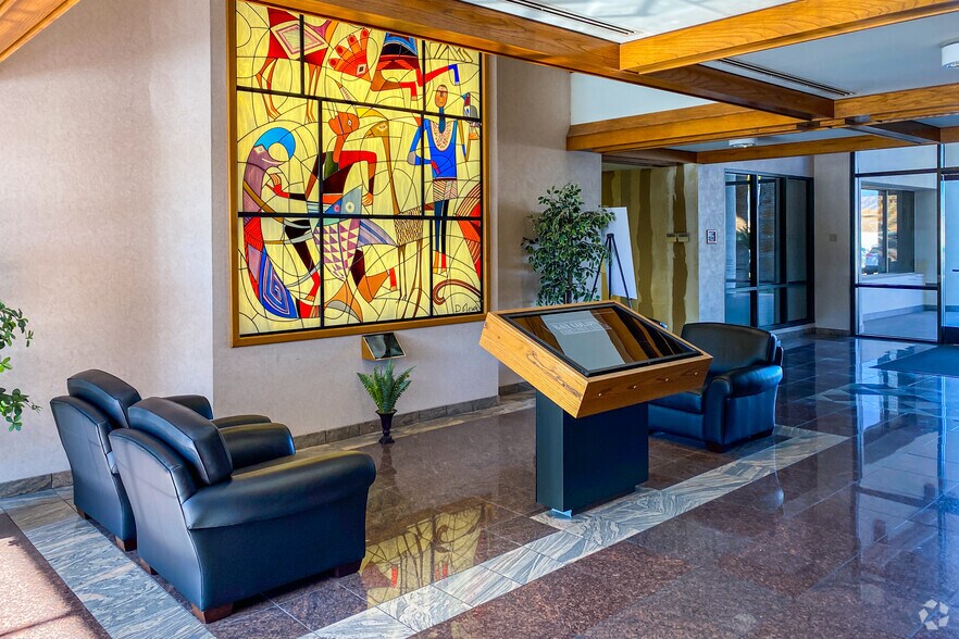 More Photos Of 8777 E Via de Ventura, Scottsdale Office For Lease