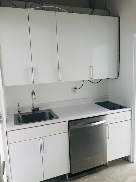 More Photos Of 1733-1737 Abbot Kinney Blvd, Venice Storefront Retail Office For Lease