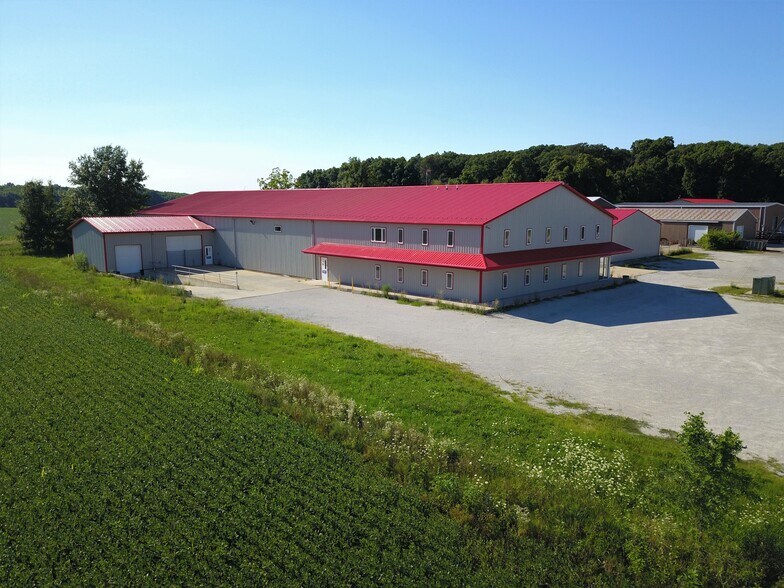 More Photos Of 616A-622 S Main St, Hebron Warehouse For Sale
