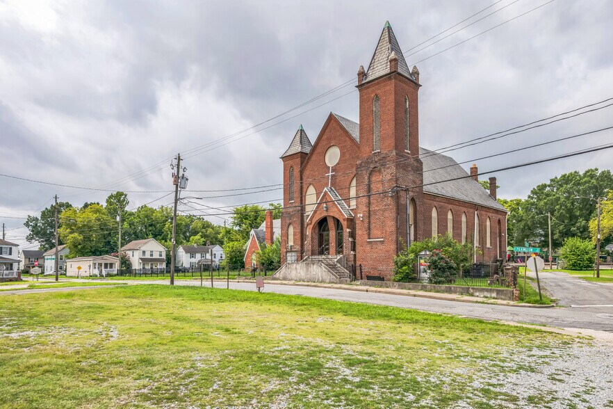 Primary Photo Of 105 E Pilkington St, Richmond Specialty For Sale