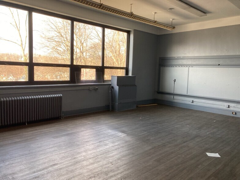 More Photos Of 1 Fairview Ave, Phillipsburg Office For Sale