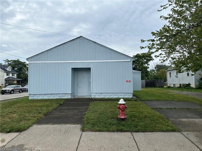 More Photos Of 1301 Brownell Ave, Lorain Service For Sale