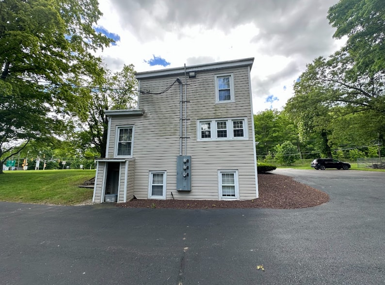 More Photos Of 2840 NJ-23 Rt, Newfoundland Office For Sale