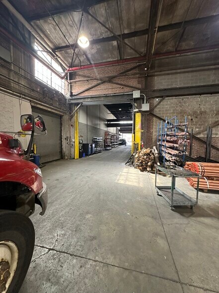More Photos Of 1819 Flushing Ave, Ridgewood Warehouse For Lease