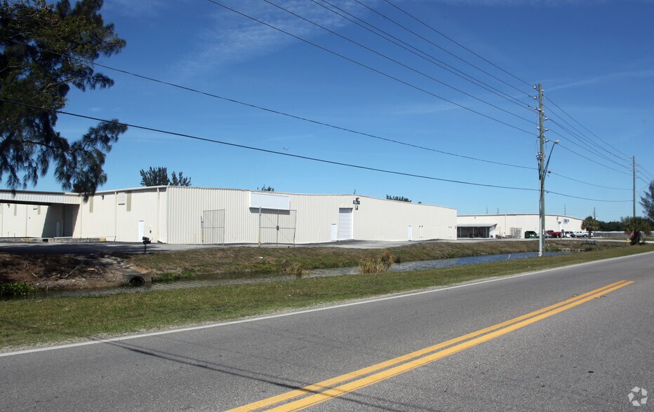 More Photos Of 12200 34th St N, Clearwater Warehouse For Lease