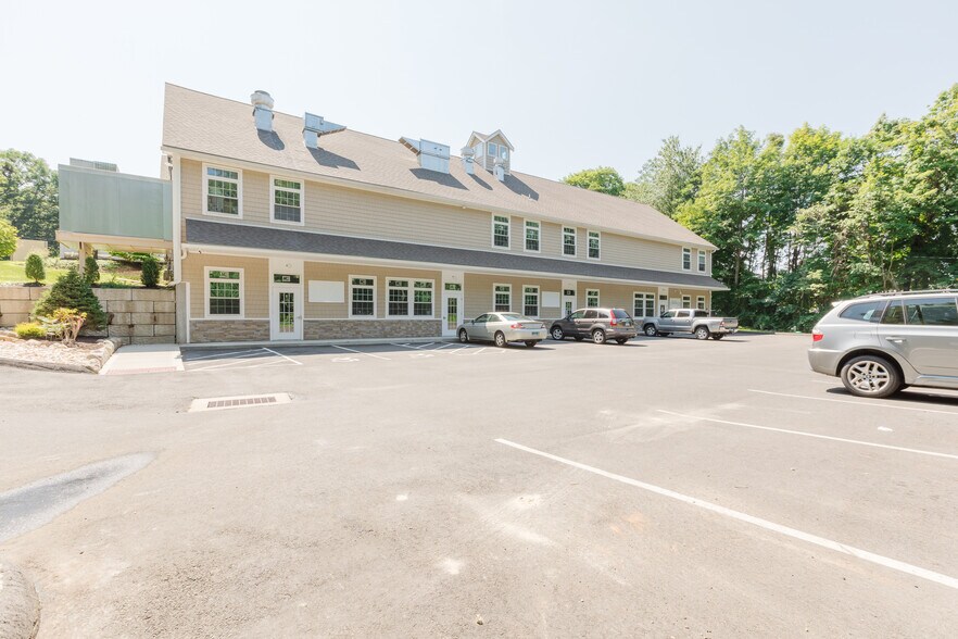 More Photos Of 123 Monroe Tpke, Trumbull Office For Lease