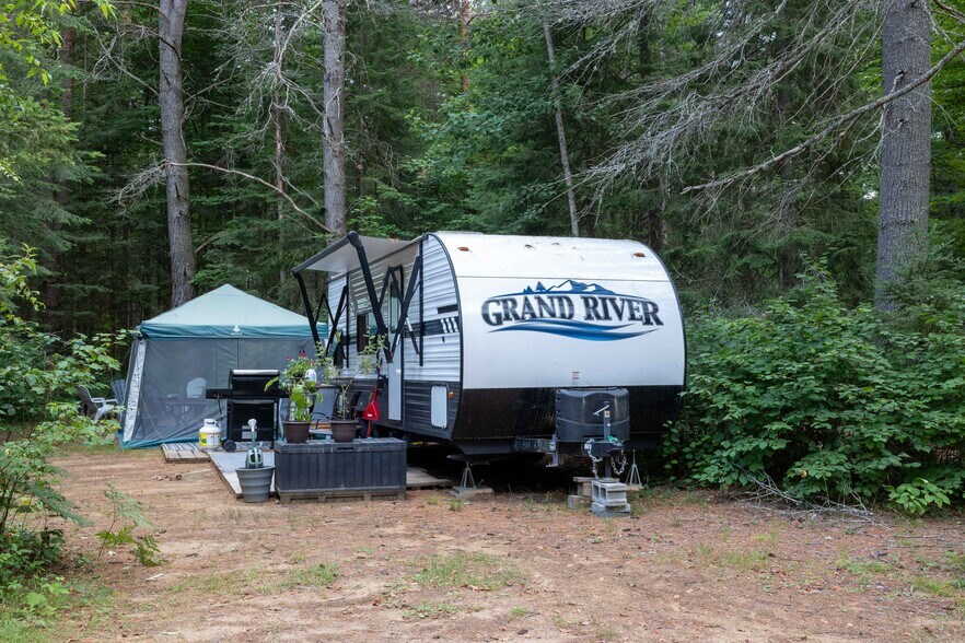 More Photos Of 2883 HWY-60, Dwight Trailer Camper Park For Sale