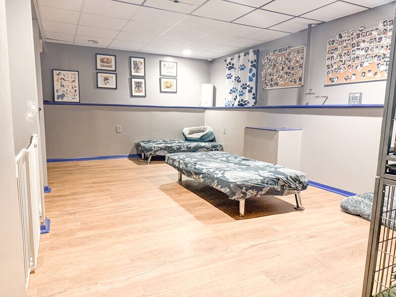 More Photos Of Bay Road, North Easton Specialty For Sale