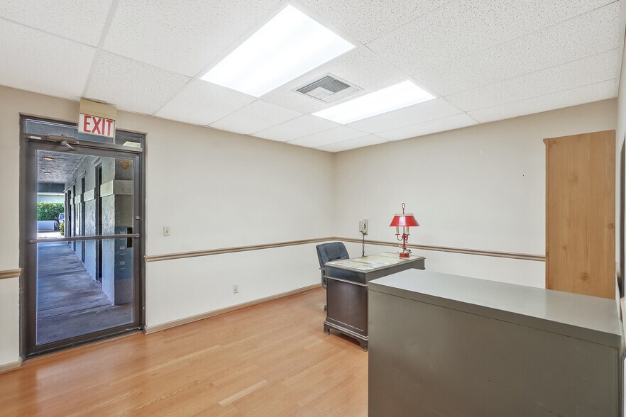 More Photos Of 505 SE 6th Ave, Delray Beach Medical For Sale