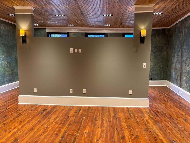 More Photos Of 14B E Candler st, Winder Office For Lease
