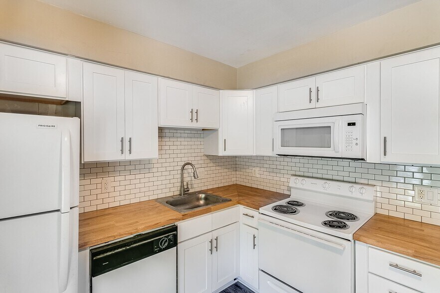 More Photos Of 2294 Main St, Holt Apartments For Sale