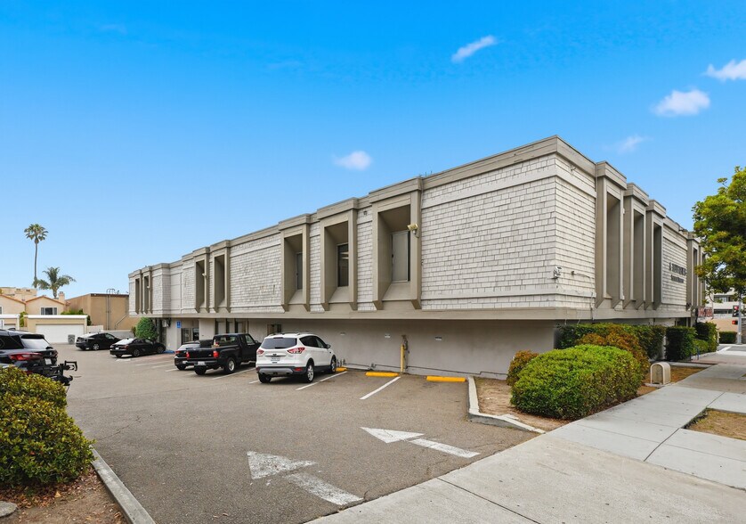 More Photos Of 727-737 Pearl St, La Jolla Medical For Lease