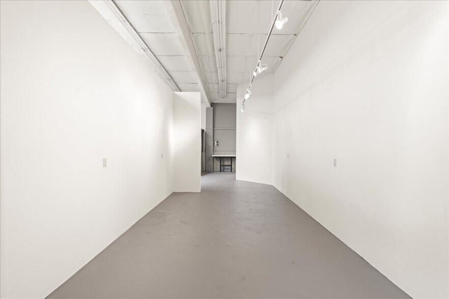 More Photos Of 4075 Transport St, Palo Alto Service For Lease