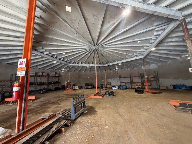 More Photos Of 559 State Fair Blvd, Syracuse Warehouse For Sale