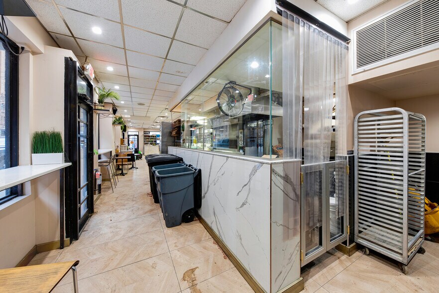 More Photos Of 348 E 49th St, New York Apartments For Lease