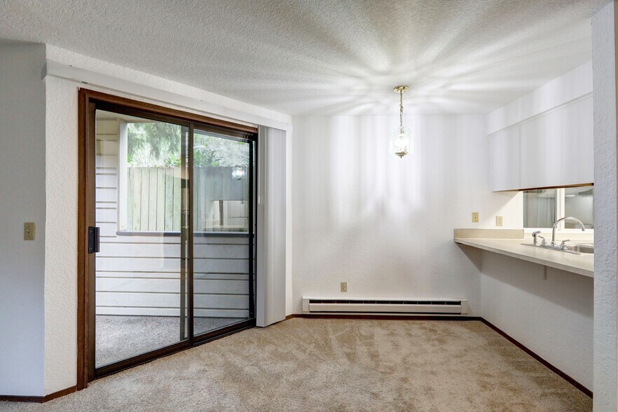 More Photos Of 12607 NE 119th St, Kirkland Apartments For Sale