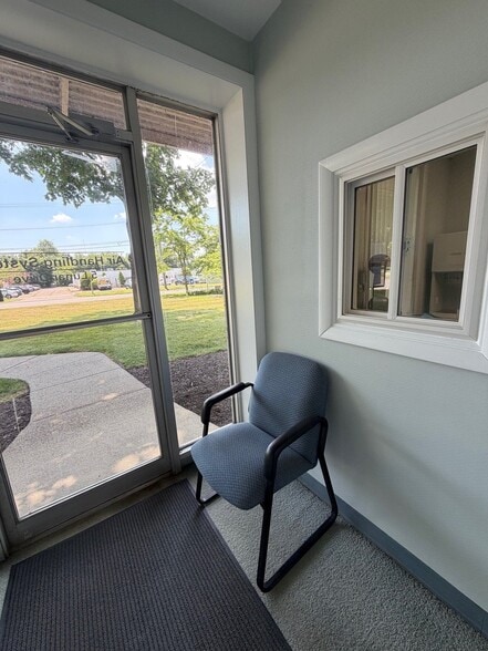 More Photos Of 5 Lunar Dr, Woodbridge Warehouse For Lease
