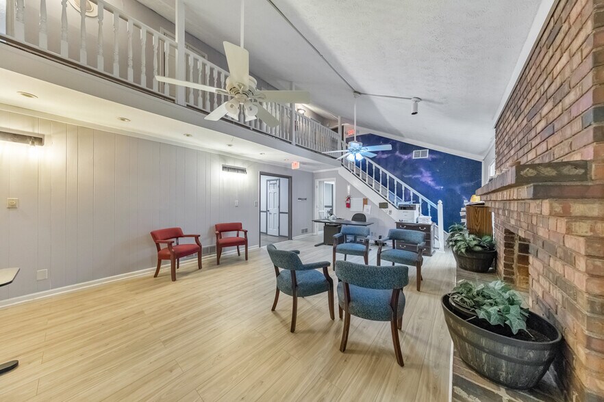 More Photos Of 2440 Sandy Plains Rd, Marietta Office For Sale