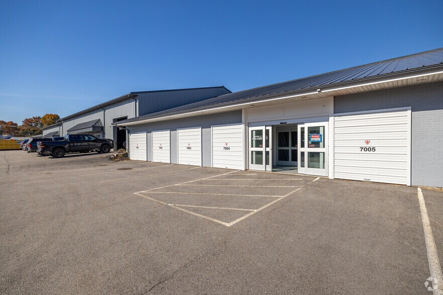 Primary Photo Of 920 Lafayette Rd, Seabrook Industrial For Sale