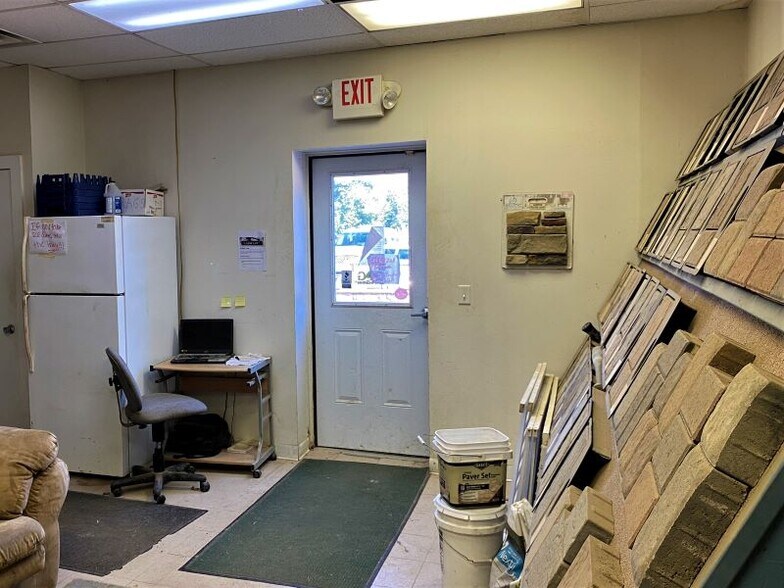 More Photos Of 160 Glaser St, Fairborn Flex For Sale