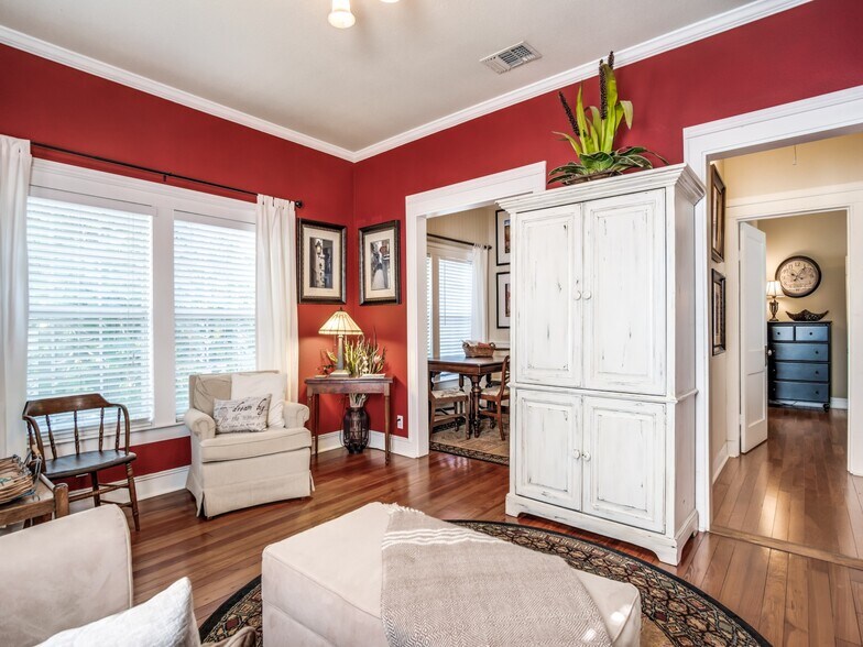 More Photos Of 118 N Plant Ave, Boerne Medical For Lease