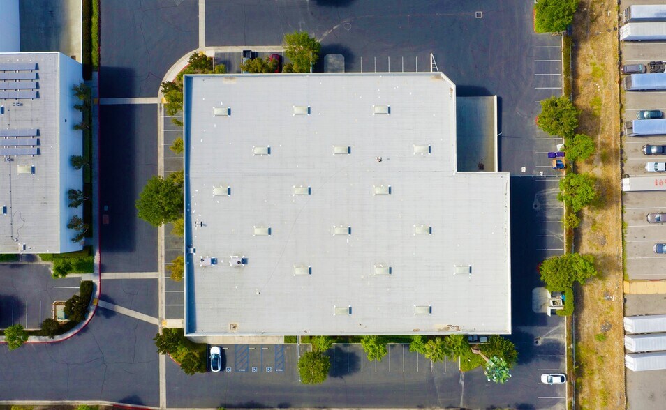 More Photos Of 1855 Iowa Ave, Riverside Manufacturing For Lease