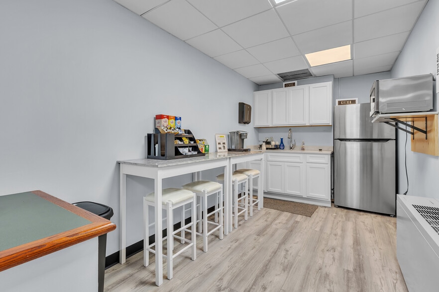 More Photos Of 1 Stone Pl, Bronxville Office For Lease