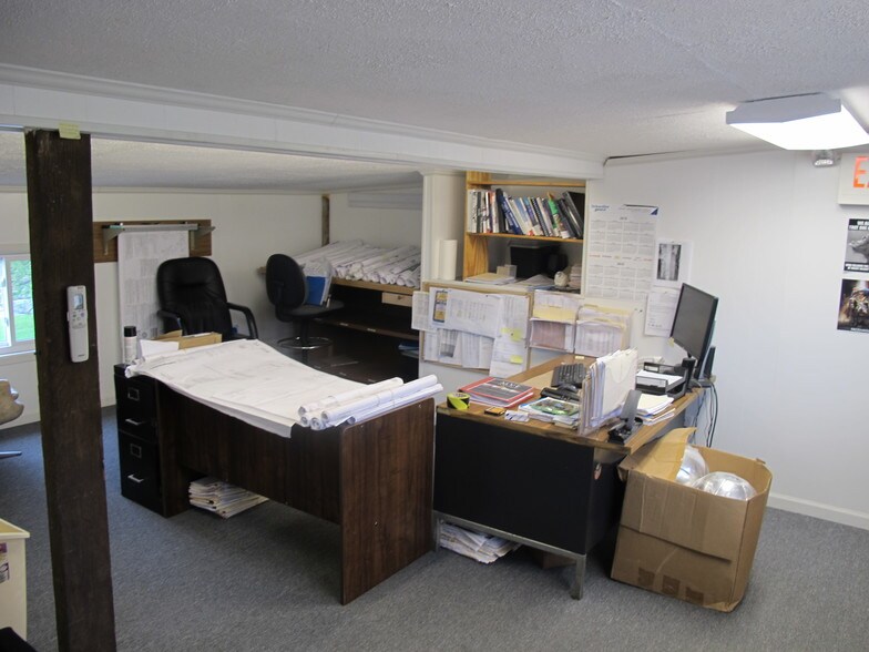 More Photos Of 4056 Marietta Ave, Mount Joy Light Distribution For Lease