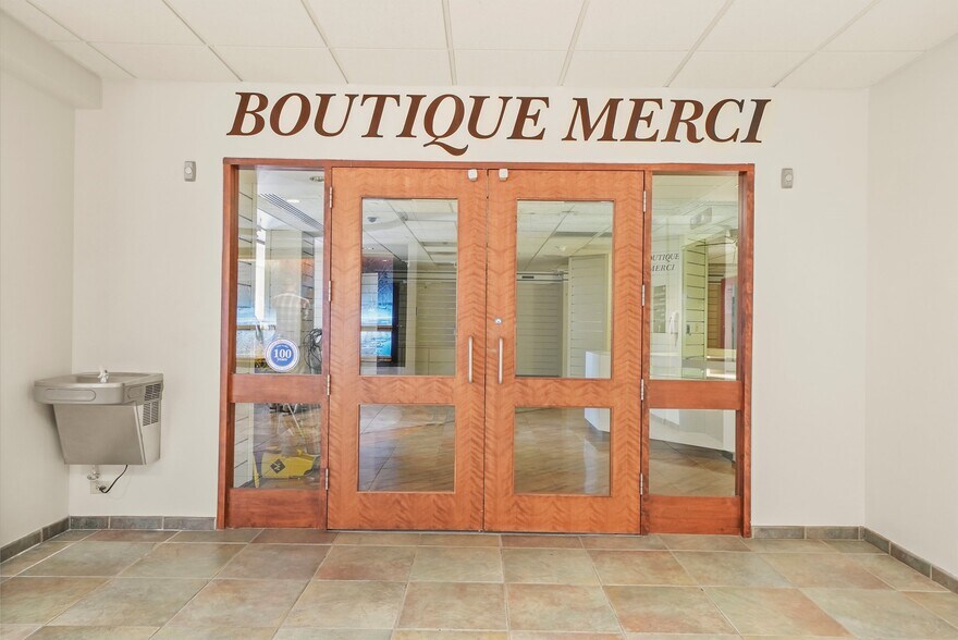 More Photos Of 2400 N Rockton Ave, Rockford Hospital For Lease