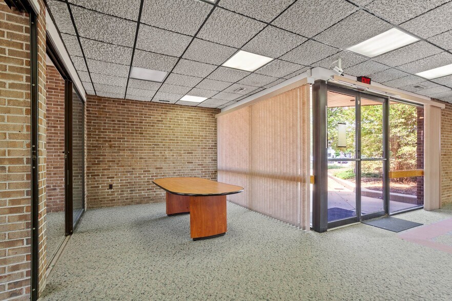 More Photos Of 105 N Main St, Hopewell Medical For Sale