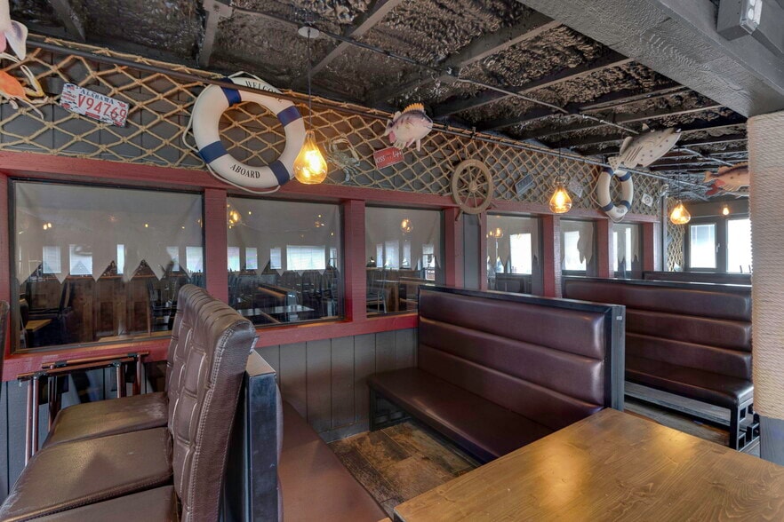 More Photos Of 2901 Tyrone Blvd, Saint Petersburg Restaurant For Sale