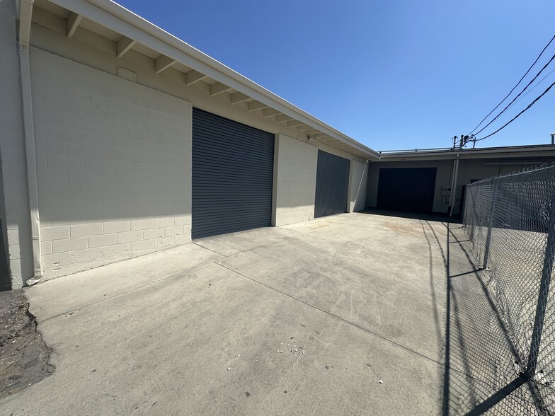 More Photos Of 1221-1225 E Ash Ave, Fullerton Warehouse For Sale