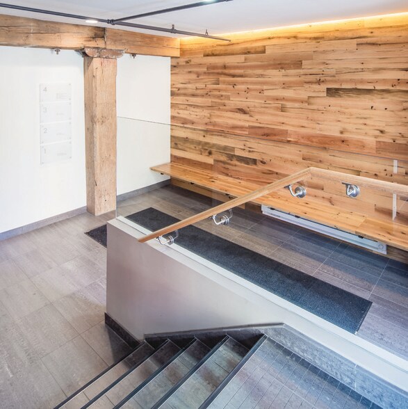 More Photos Of 811 W Evergreen St, Chicago Loft Creative Space For Sale