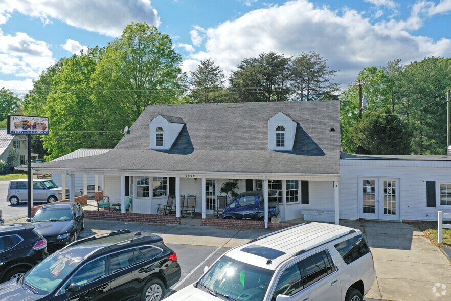 More Photos Of 7909-7911 NC Highway 68 N, Stokesdale Storefront Retail Office For Lease