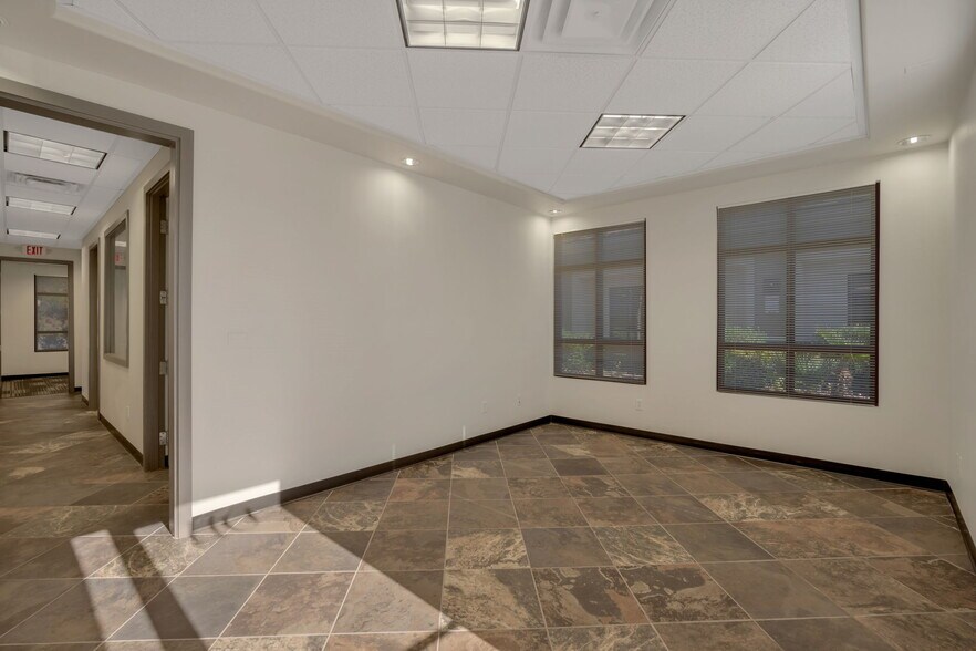 More Photos Of 8840 S Maryland Pky, Las Vegas Loft Creative Space For Sale