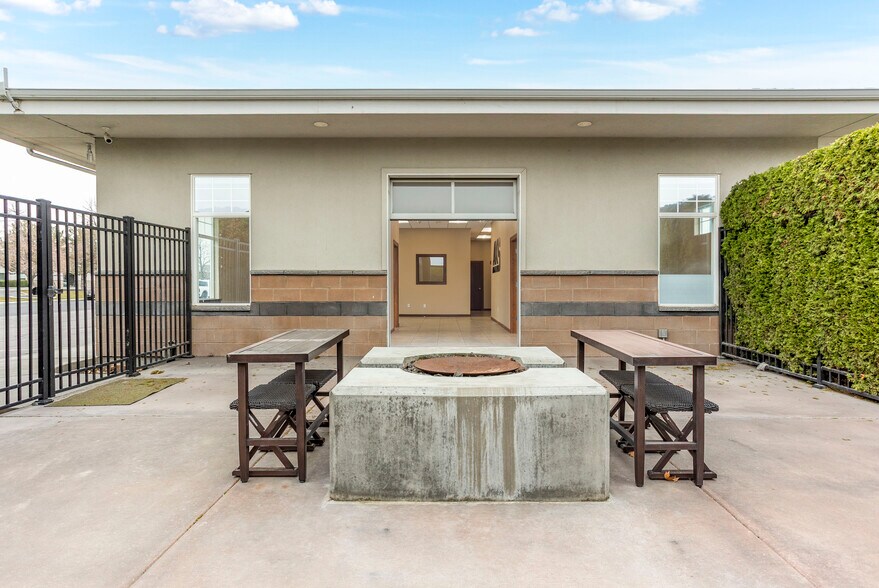 More Photos Of 501 N Quay St, Kennewick Warehouse For Lease