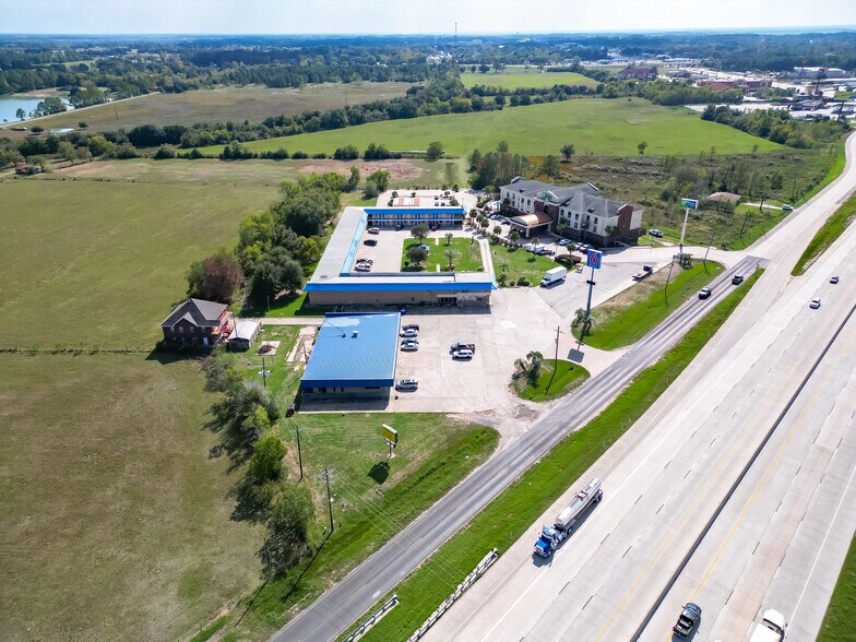 More Photos Of 46328 Interstate 10, Winnie Restaurant For Sale