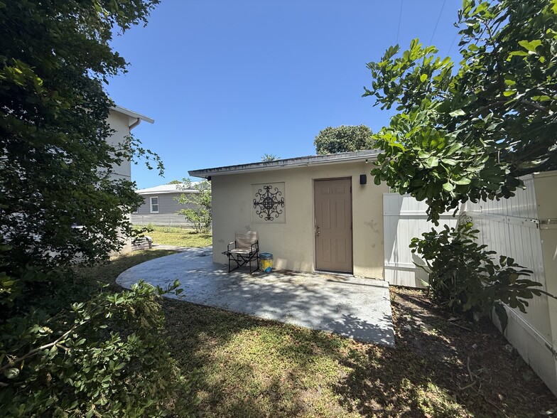 More Photos Of 26 SE 13th Ter, Dania Beach Apartments For Sale