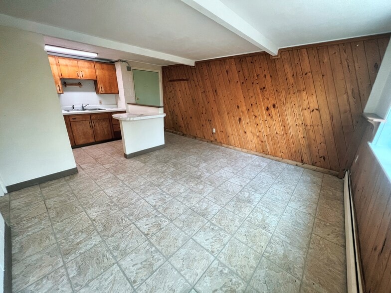 More Photos Of 2204 W Northern Lights Blvd, Anchorage Apartments For Sale