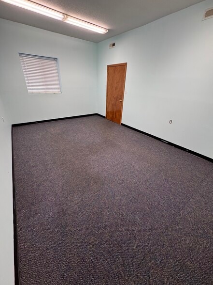More Photos Of 1777 N Colony Rd, Meriden Warehouse For Lease