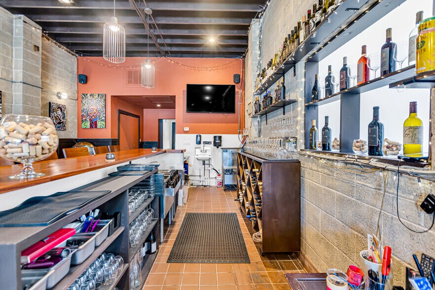 More Photos Of 1011 Del Paso Blvd, Sacramento Restaurant For Sale